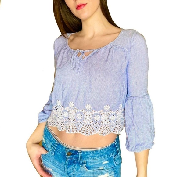 Hollister Pinstriped Embroidered Crop Top Size Medium - Picture 1 of 9